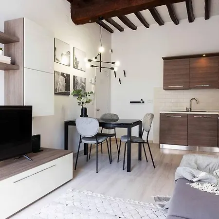 Lovely Modern Flat In The Heart Of *